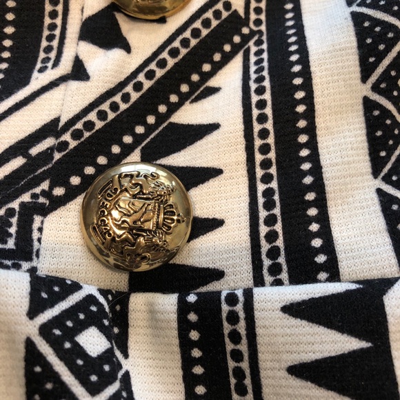 SOLD! Patterned Black/White Highwaisted Shorts - Picture 4 of 5